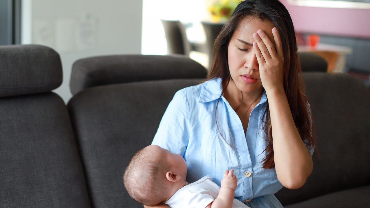 Emozioni dopo il parto: tra gioie, baby blues e depressione postpartum
