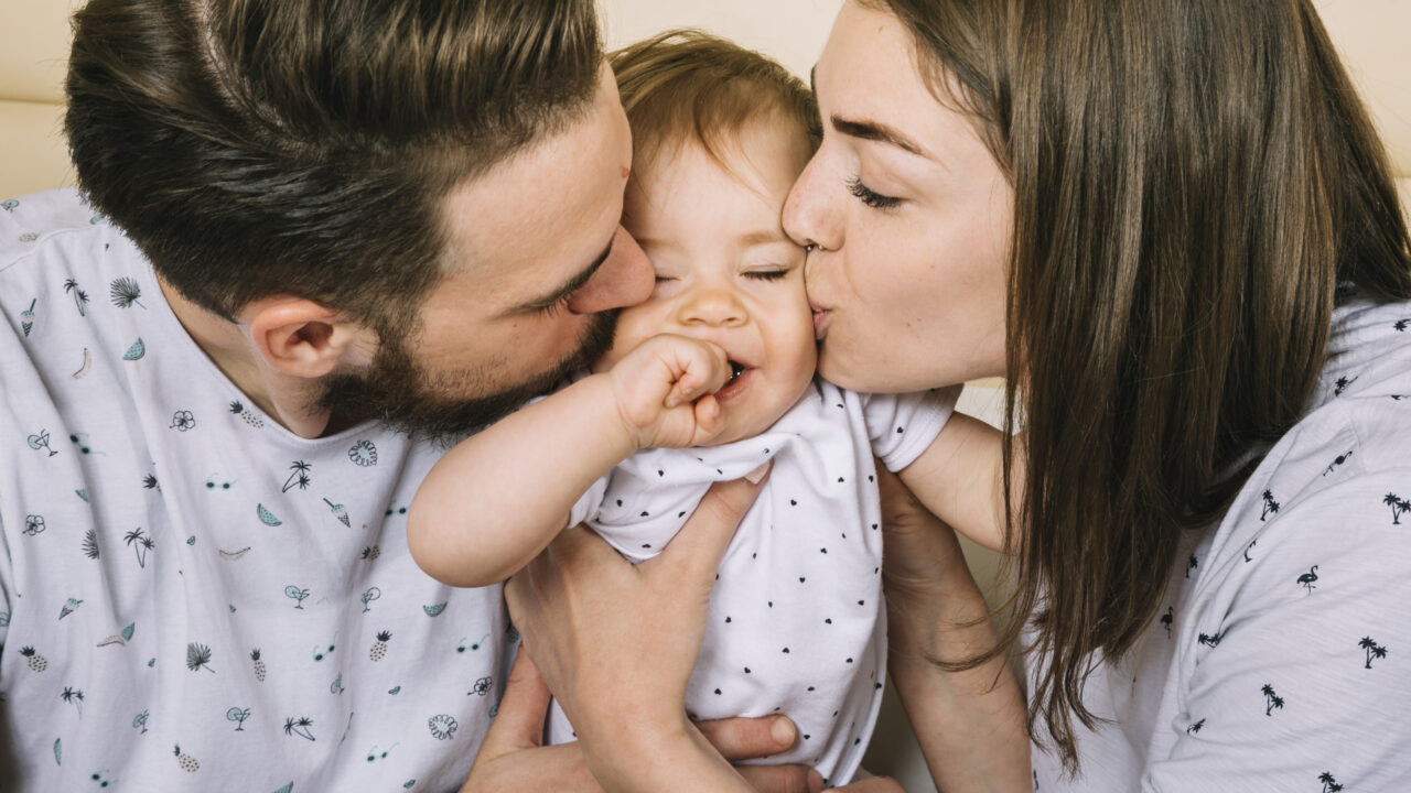 Genitorialità Responsiva: Come le nuove evidenze stanno rivoluzionando l’approccio al parenting
